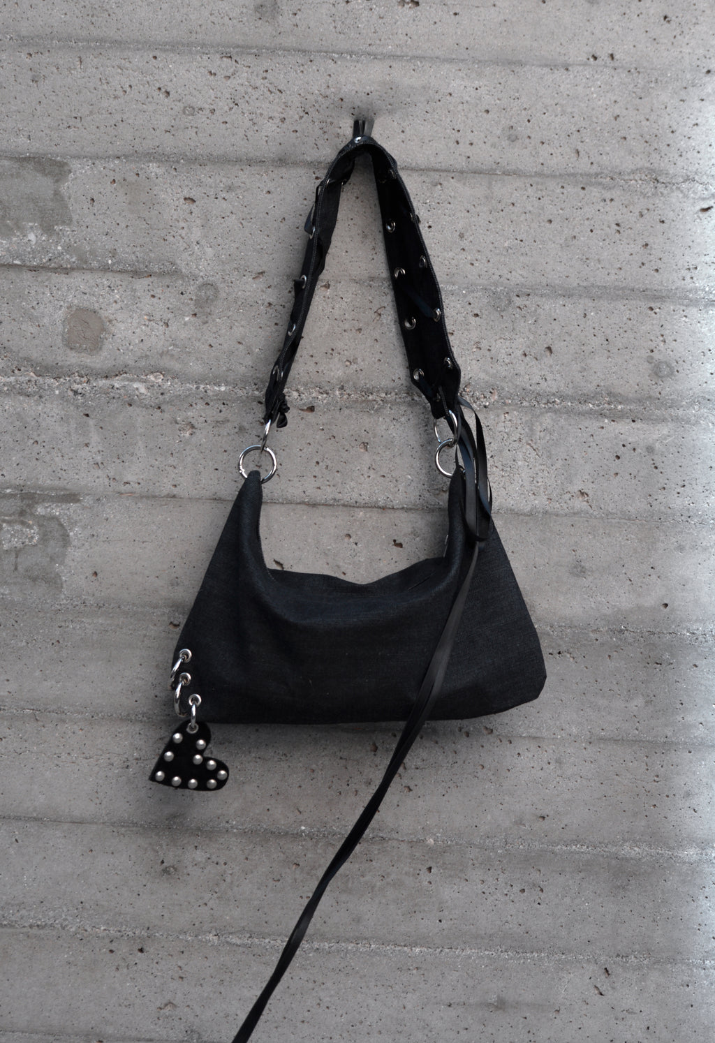 DERAS SIGNATURE JEAN BAG