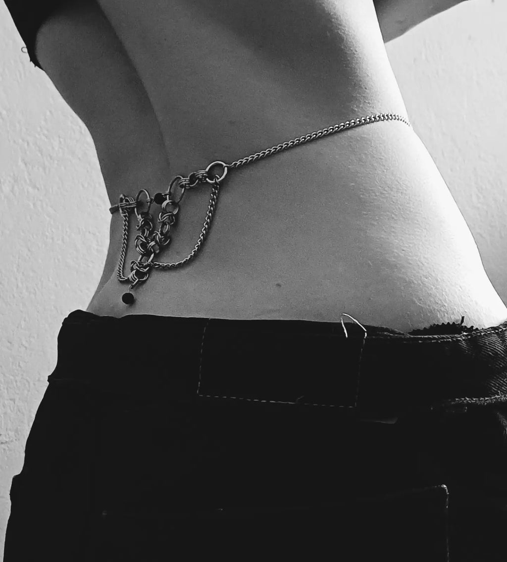 MESSAGE OF LOVE waist chain