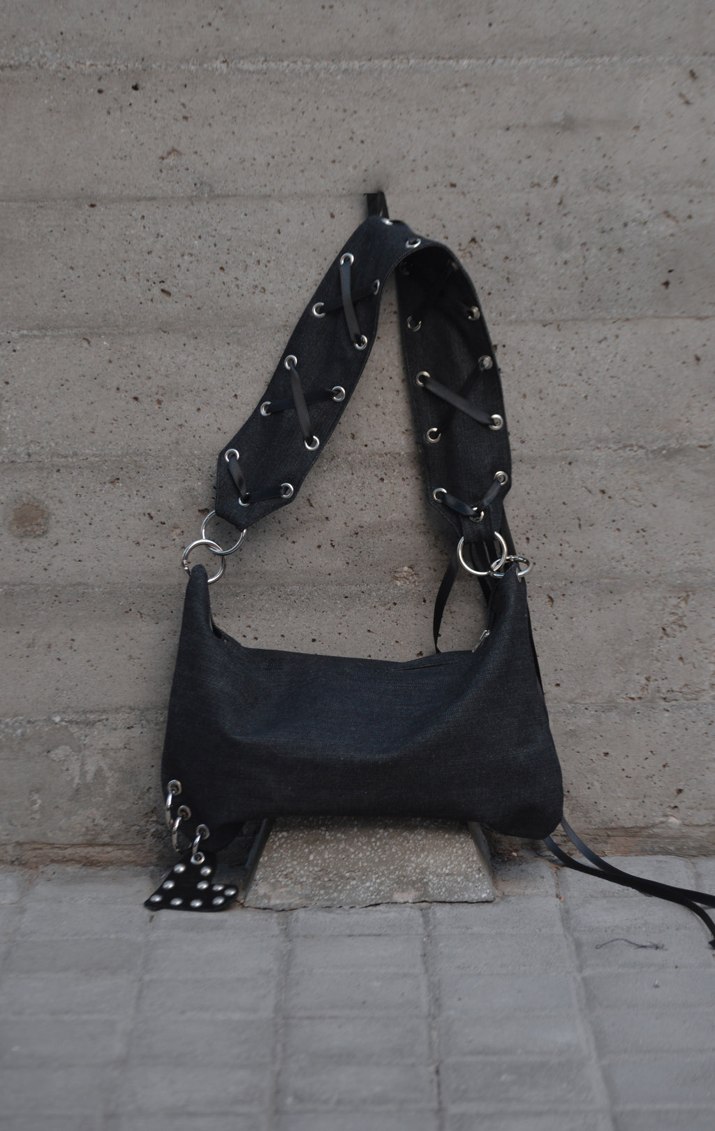 DERAS SIGNATURE JEAN BAG