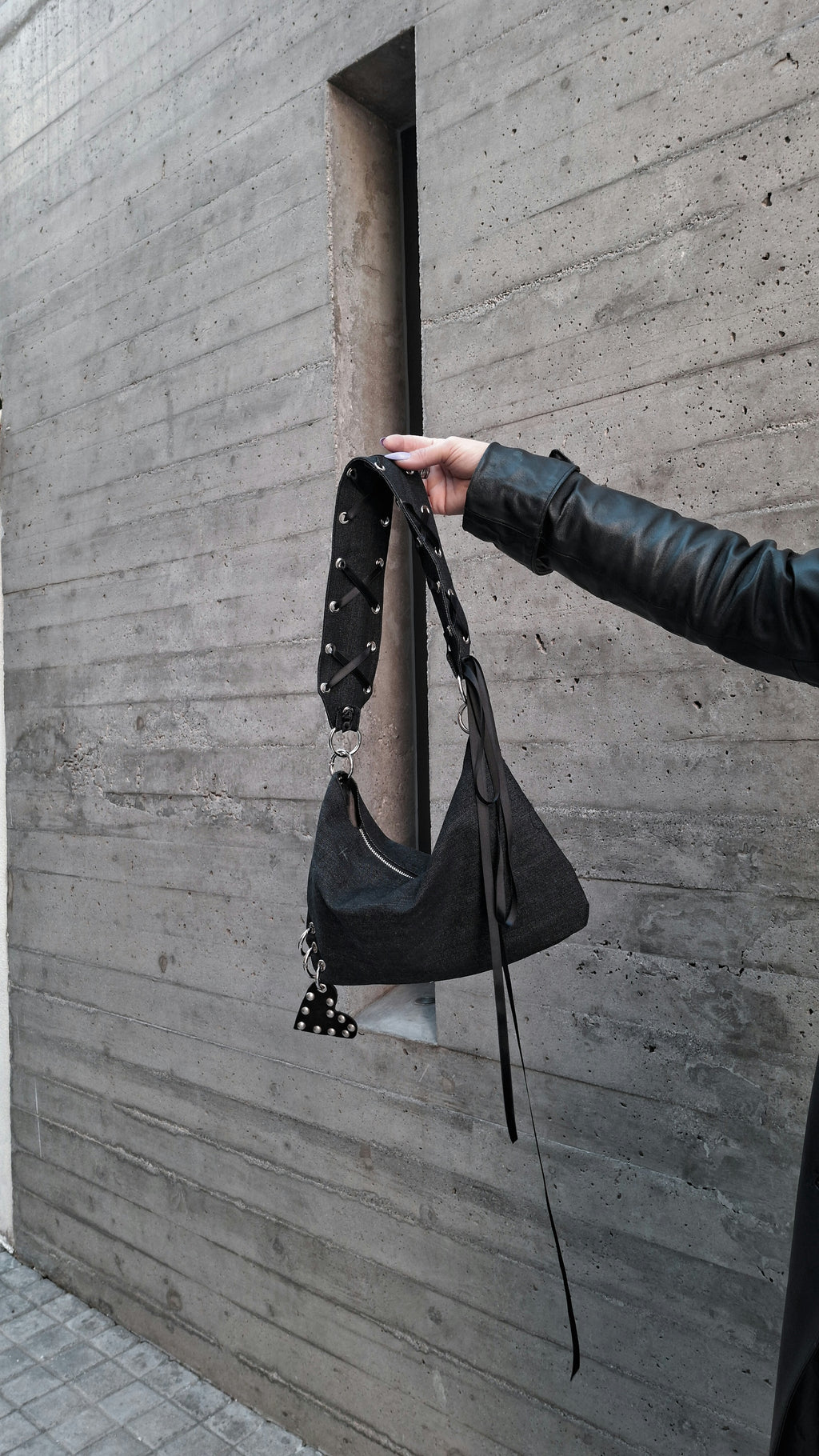DERAS SIGNATURE JEAN BAG