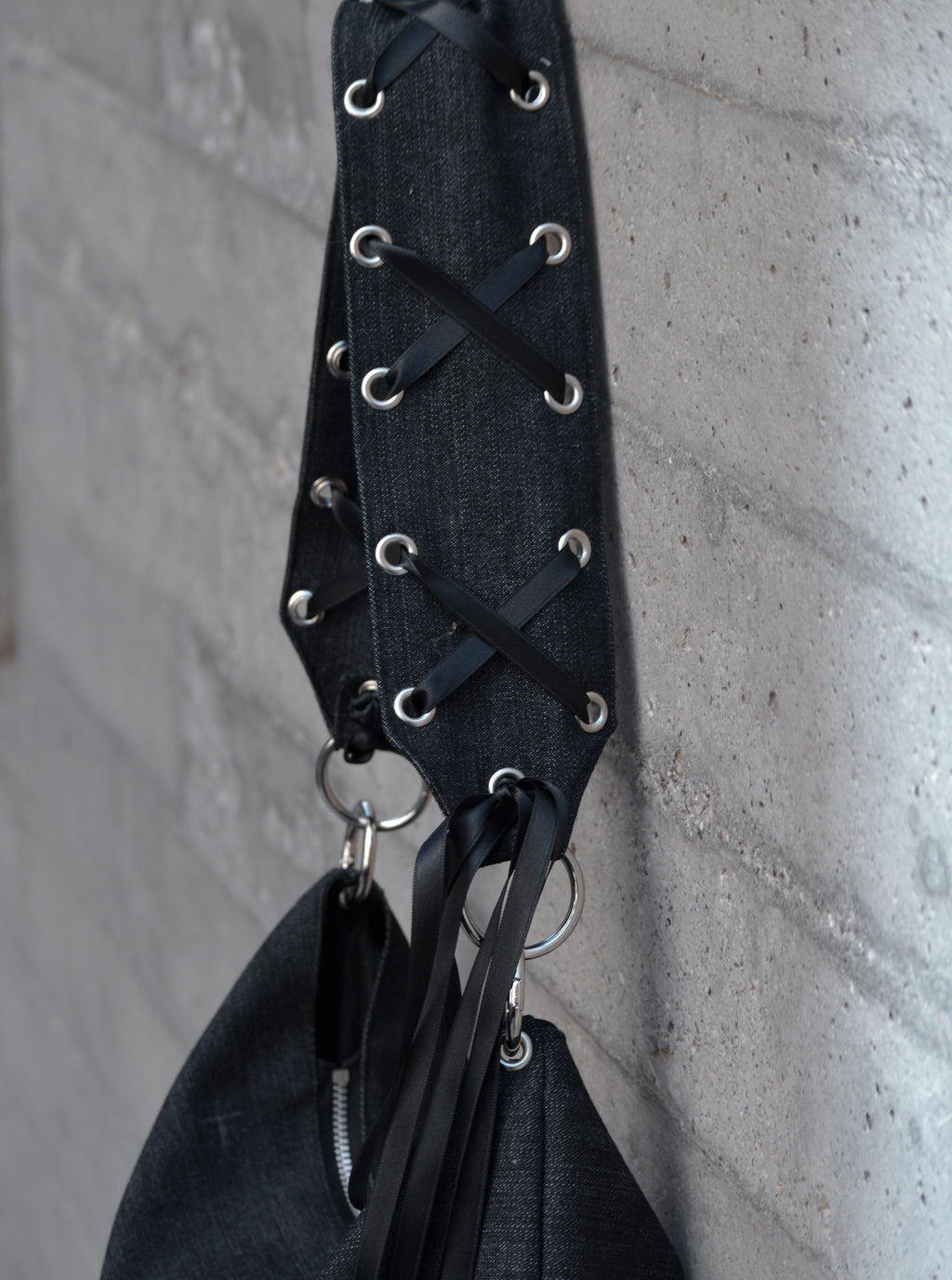 DERAS SIGNATURE JEAN BAG