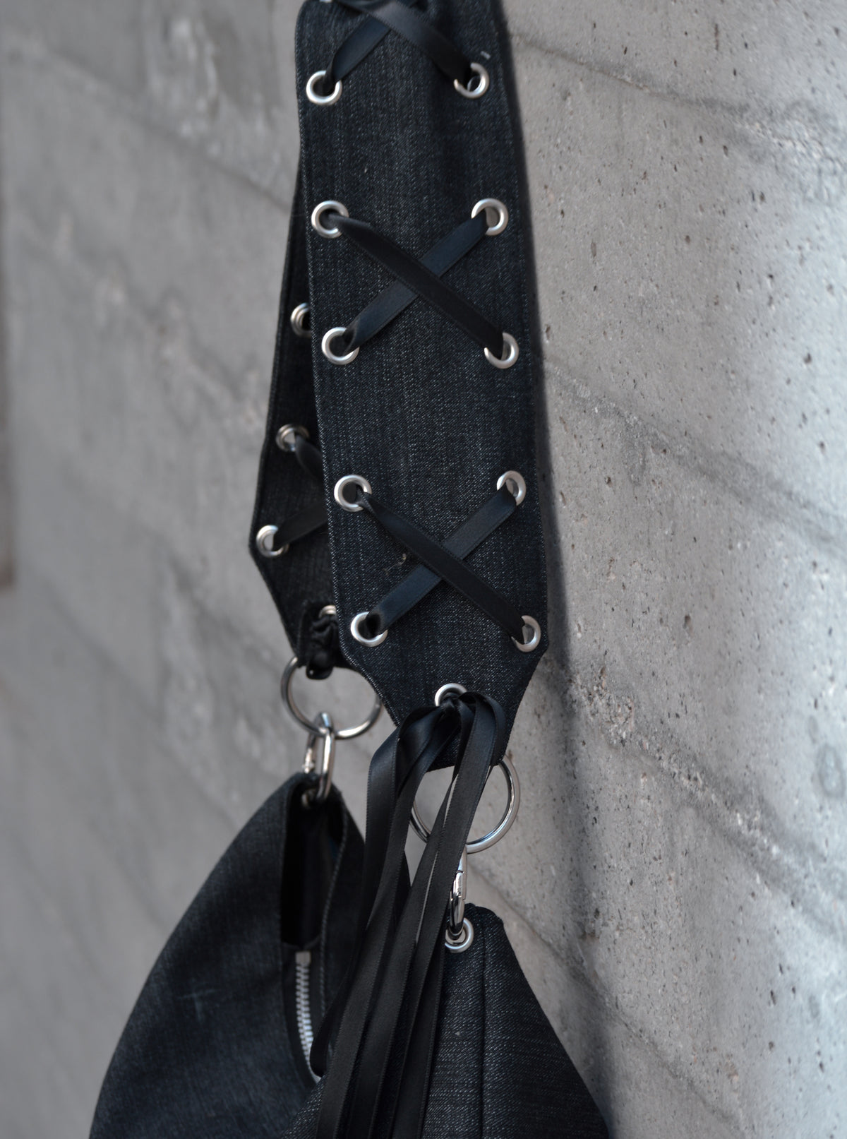 DERAS SIGNATURE JEAN BAG